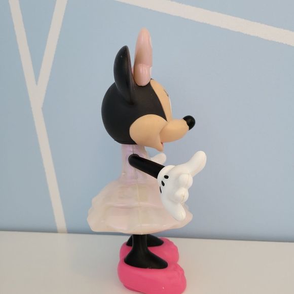 Disney Rainbow Dazzle Minnie Mouse Interactive Light Up Singing Doll - Picture 7 of 12